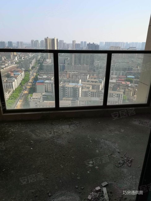 星洲国际 高楼层视野好 楼龄新 刚需小三居 医疗配套成熟