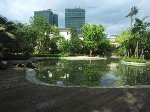 重庆沙坪坝大学城龙湖u城7组团龙湖听蓝湾 别墅区 住家洋房 成熟商圈