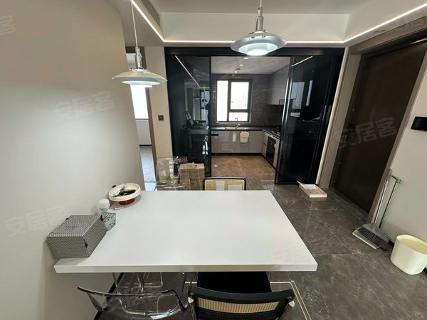 徐州云龙云龙周边万科翠湾中城万科翠湾中城 3800元电梯房 精装修 南北通透出租房源真实图片