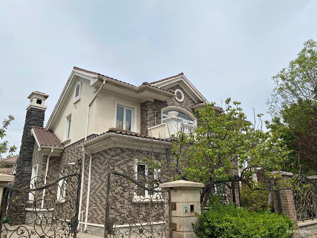 京津新城独栋别墅300平米豪华装修把边800平米花园