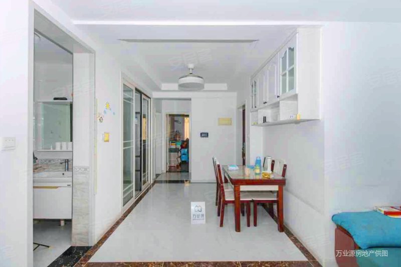 中海金湖湾新出精装三室电梯洋房新小区急售