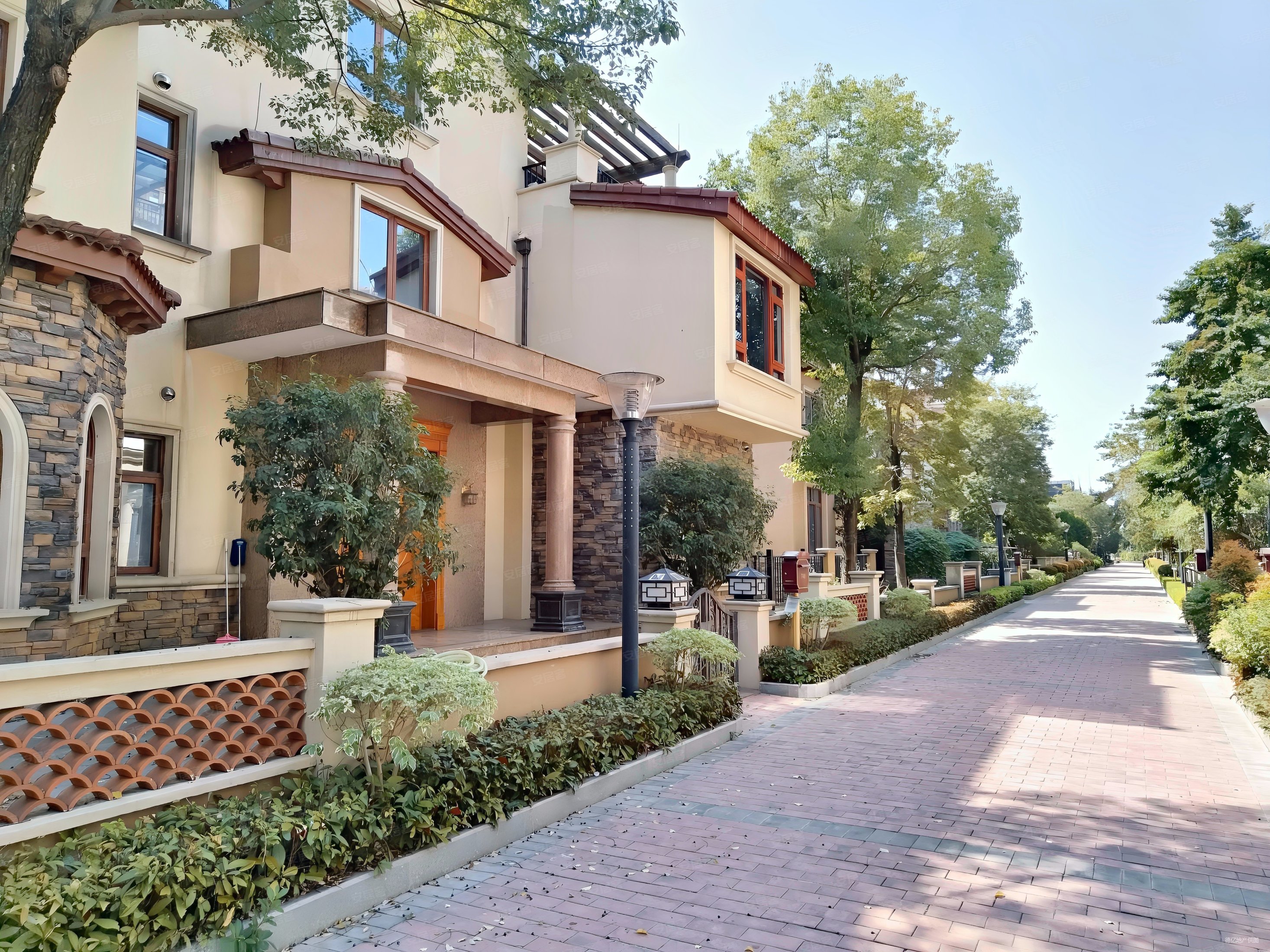 新世纪颐龙湾一二三期别墅