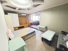 重庆渝中解放碑解放碑 临江门 一号桥 洪崖洞 可短租可月付 实图实价出租房源真实图片