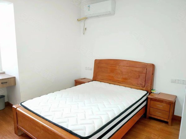 无锡梁溪崇安寺东林苑近锡银大厦,苏宁广场摩天360!