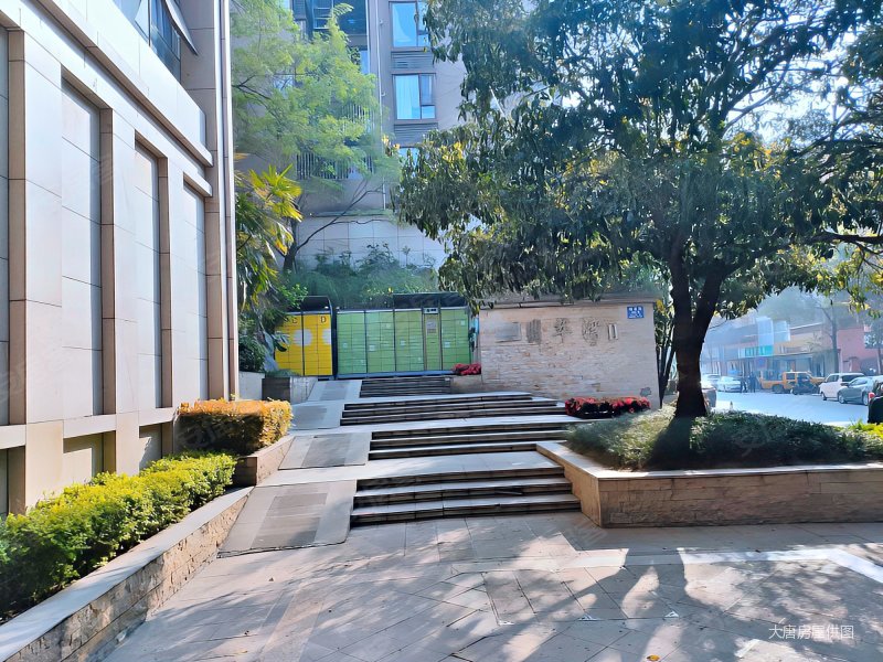 新津城区 商圈成熟 精装小洋房 有电梯有公园,翡翠湾2期二手房,125万