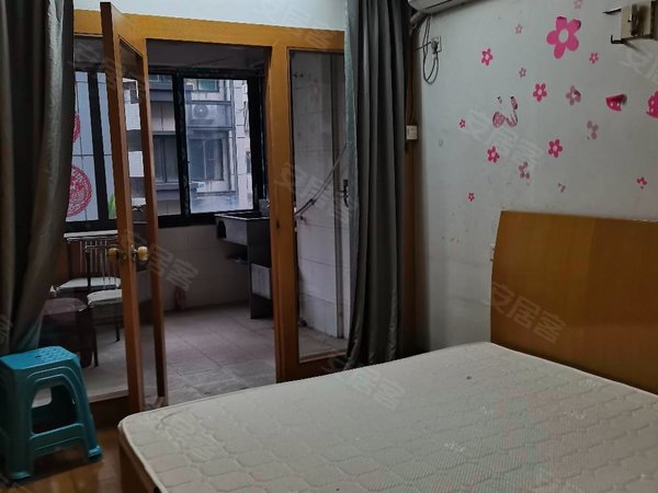 福州鼓楼西湖华湖花园十八中旁电梯房,接送方便,邻近4号地铁口三房