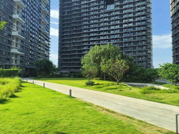 深圳宝安福永会展湾水岸广场会展湾水岸广场~交通便利~拎包入住~出租