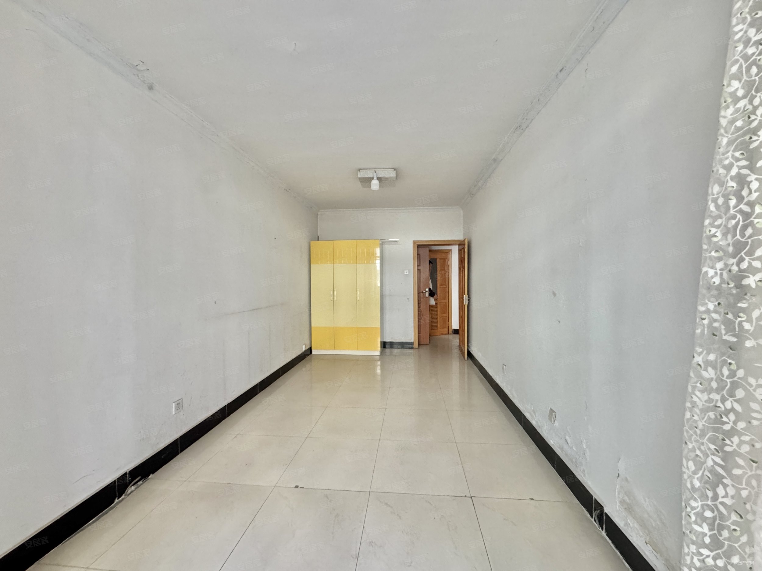 海晏路36号院3室2厅2卫148㎡南北150万