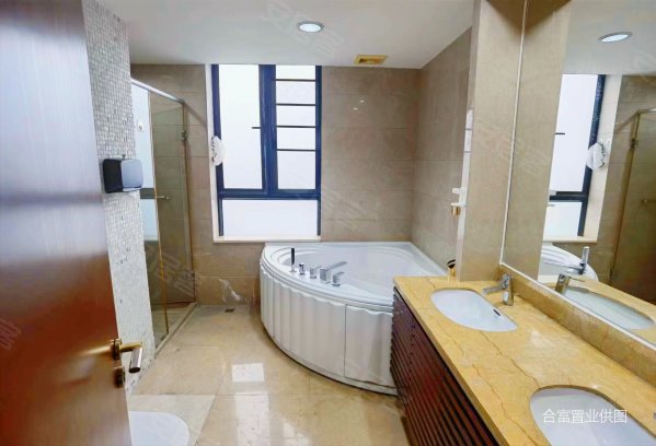 粤海丽江花园22380平2800万4室2厅3卫