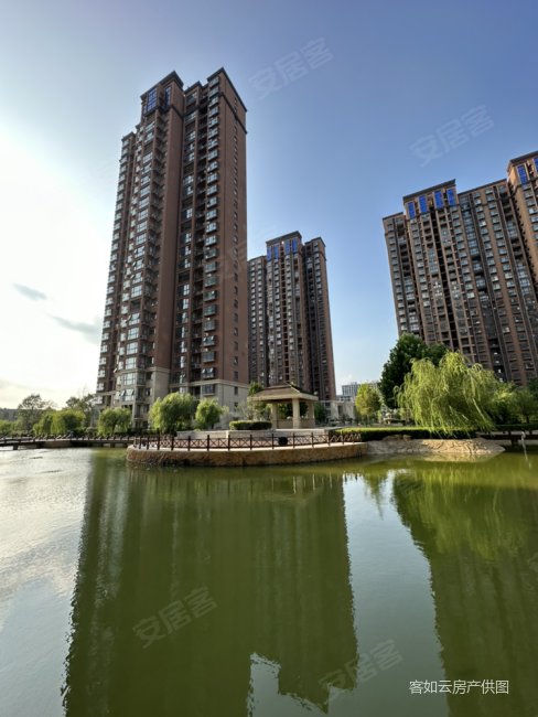 龙栖湾二期精装修那边通透三房两卫,干净拎包入住