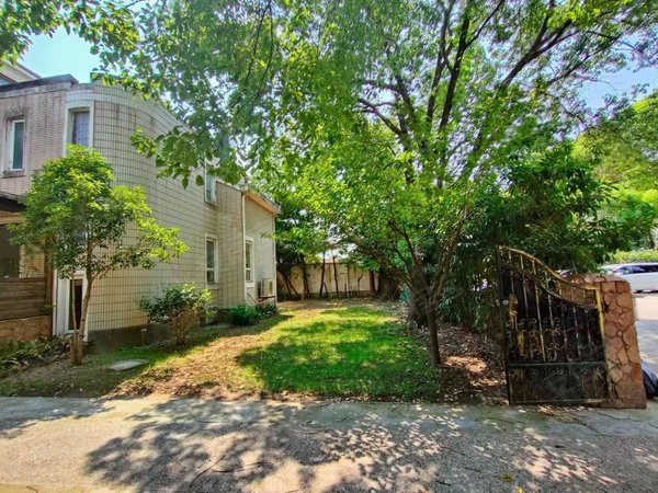 上海青浦徐泾康虹花园(别墅)徐泾东2号线!会展旁!可办公居家!