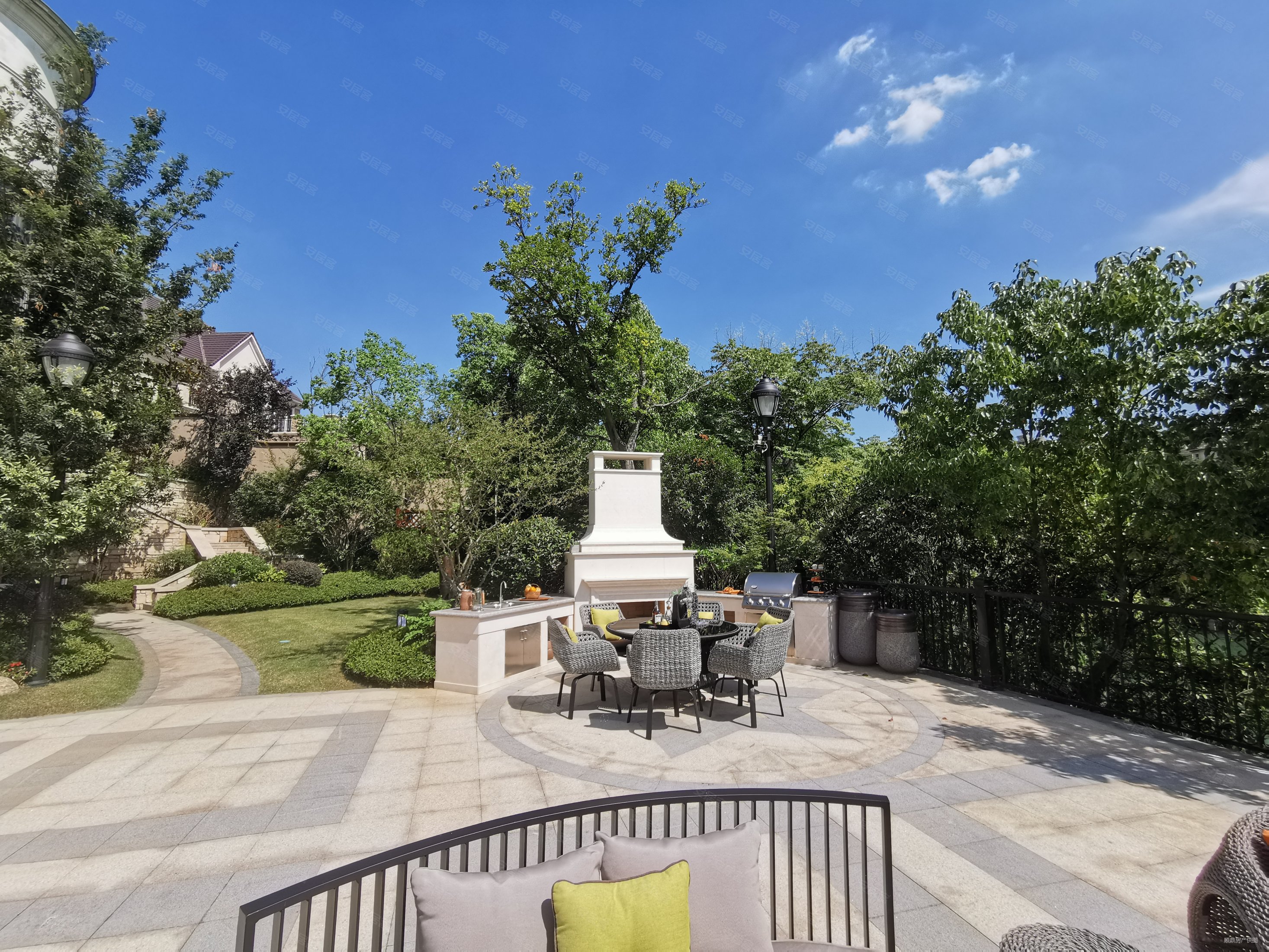 鸿信云深处 值得收藏的山水风景独栋别墅 私家码头庭院私人泳池