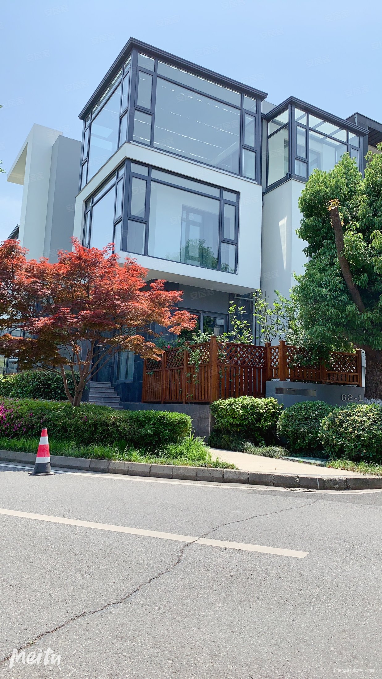 别墅区 一线临湖全明户型 自家有花园出门小区是公园,星岛仁恒二手房