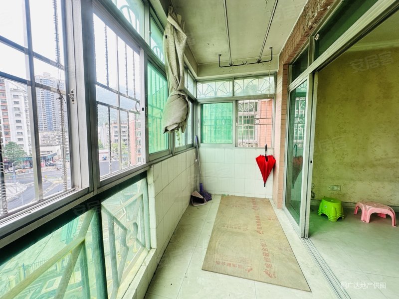 南方明珠花园 精装三房两卫 小区环境安静舒适