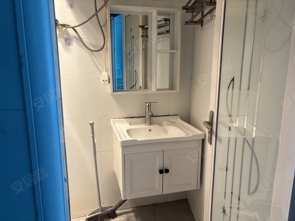 金华浦江县市中心江滨中路2号楼日升大厦楼上 红锐公寓精装修 出行方便 拎包入住出租房源真实图片