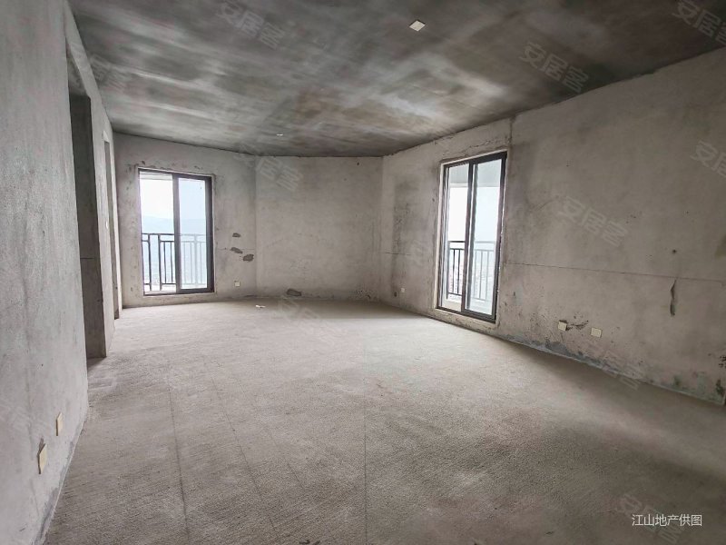 骋望麓涛毛坯3房业主亏大本出四十六万也可以出