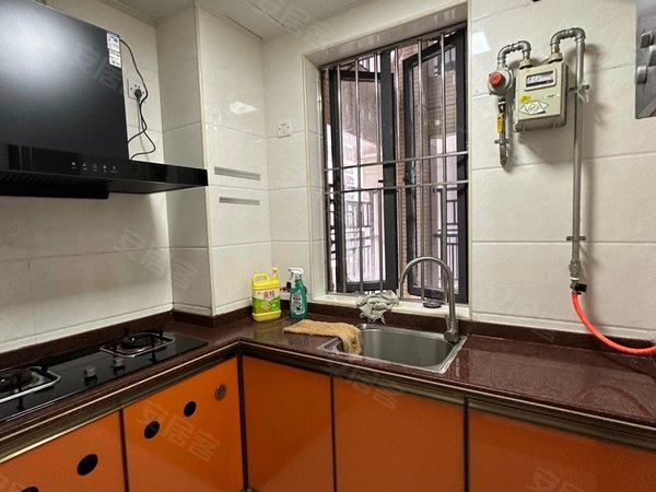 深圳龙岗宝龙南景南约新村宝龙南约南景南约新村精装小两房民水民电