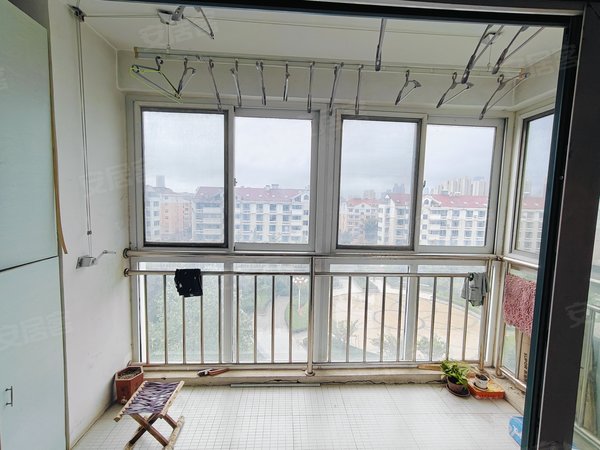 青岛市南绍兴路国际城名苑国际城名苑 2室1厅1卫