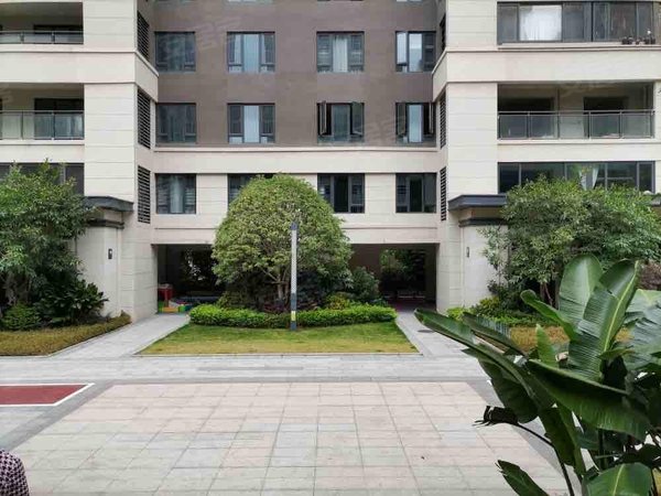 福州福清音西国际华城国际华城 3室2厅2卫  电梯房 精装修130平米出租