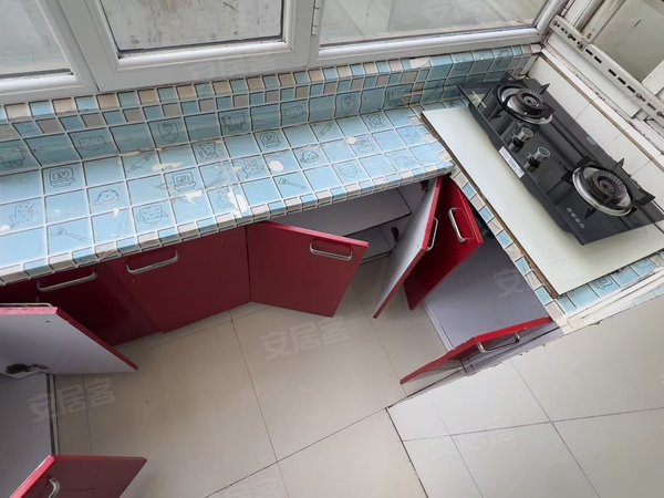 包头青山文化路青宾小区出租青宾小区一楼 两居室位置好。家具家电齐全拎包入住出租房源真实图片