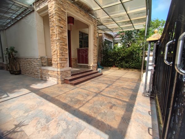 韶关浈江五里亭韶关碧桂园(别墅)碧桂园别墅,家私家电齐全,拎包入住