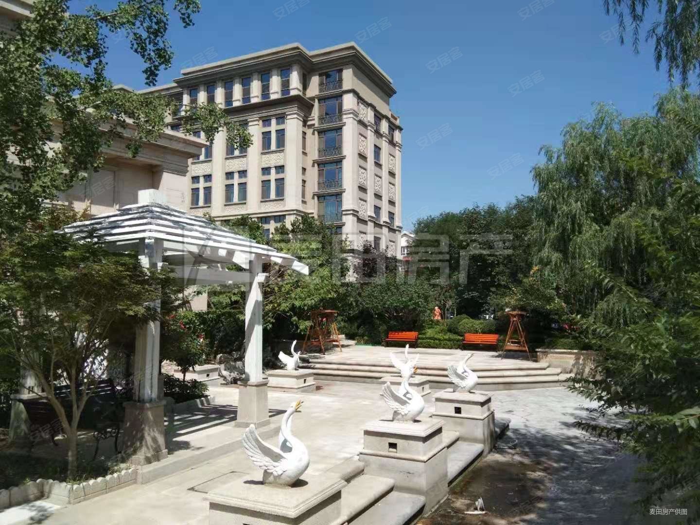 远洋天著悦山4室2厅3卫405.56㎡南北1780万