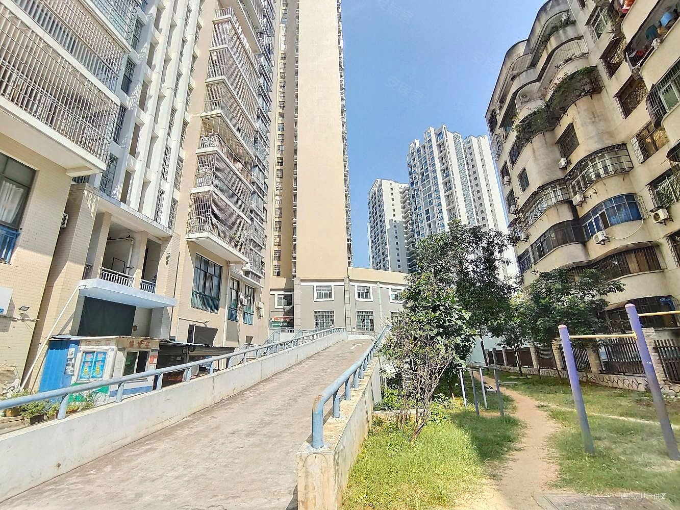 海口市龙华区国贸金龙路万利隆花园置地花园金海广场三房两厅两卫