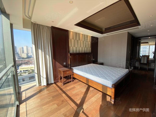 复兴珑御4室2厅3卫241.45㎡南北4800万