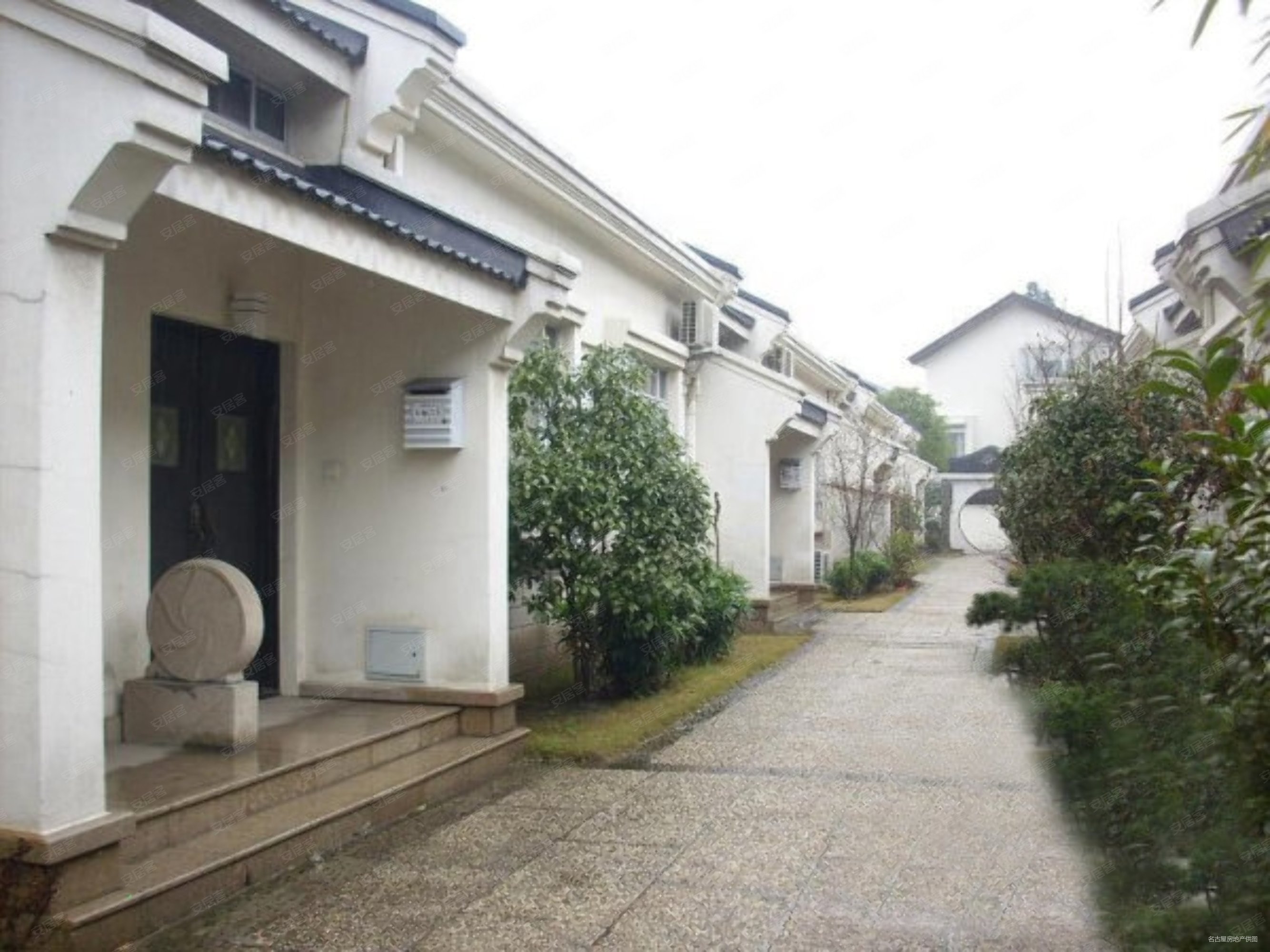 翻新豪装 位置好带车库,寒舍二手房,580万,4室3厅,3卫,228平米-苏州