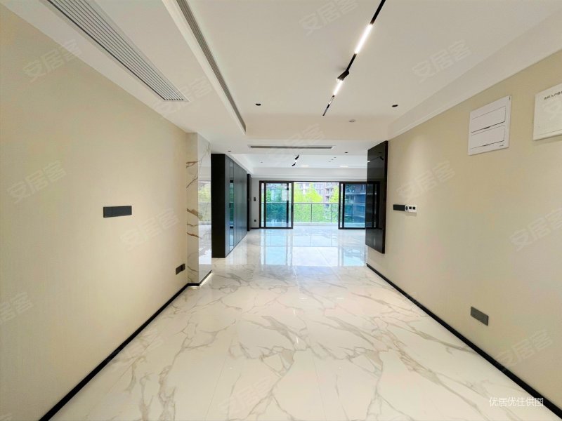 龙湖舜山府二期大平层