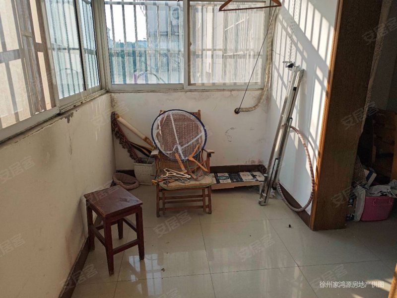 涌金花园多层三楼,带储藏室出门就是桃花岛,实验运中