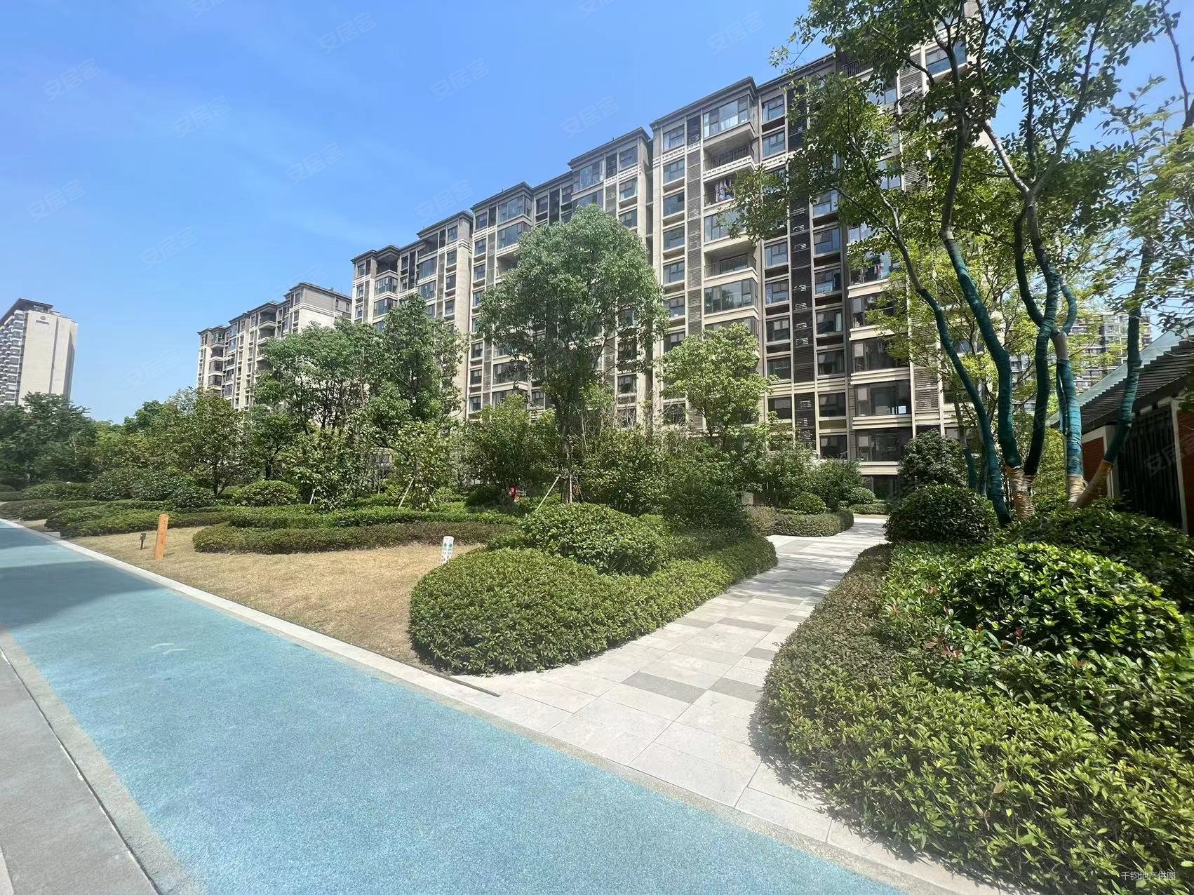 中海原山低密度洋房一楼带大院子开发商精装4房随时看房