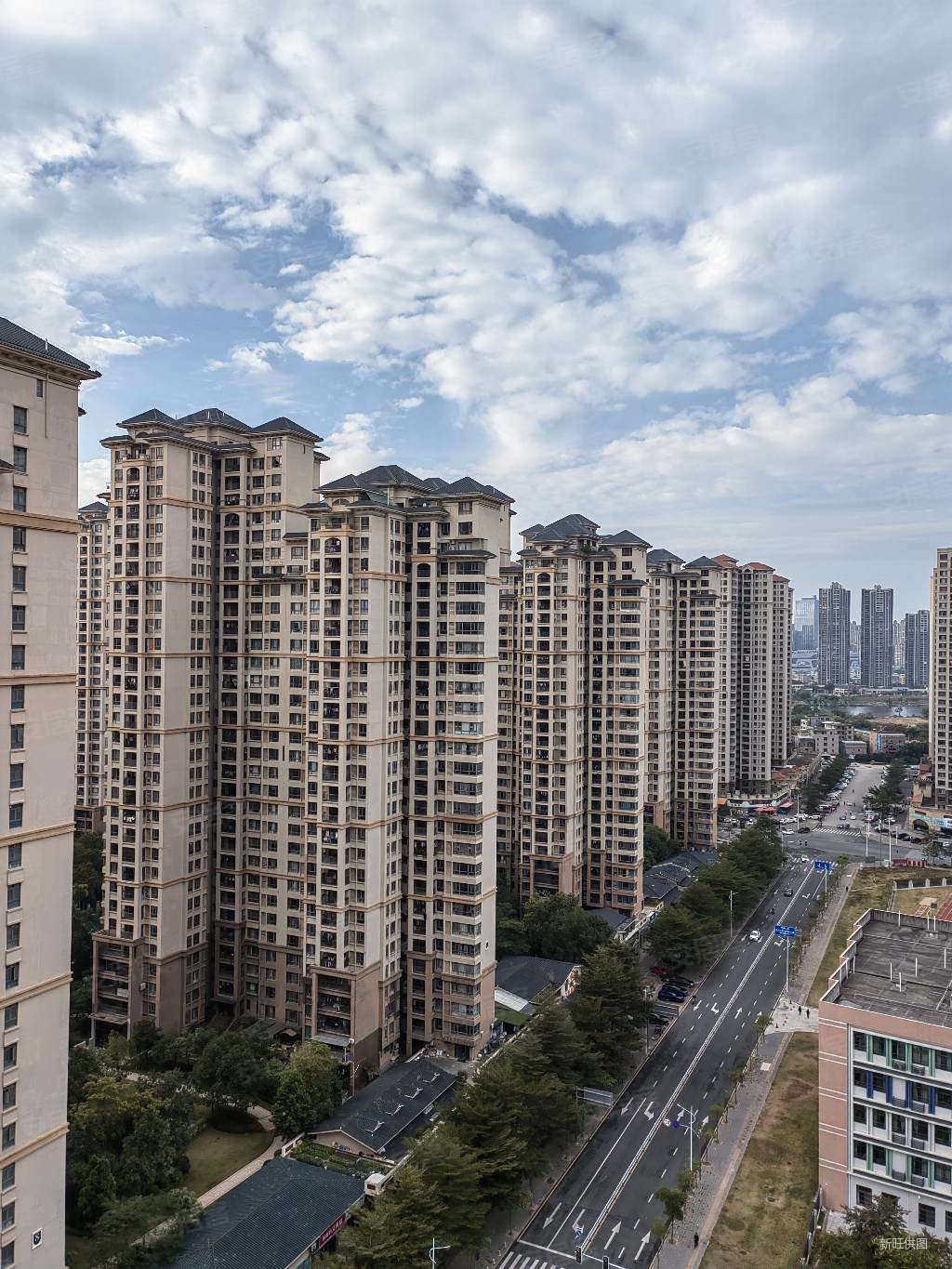 中洲天御花园三期3室2厅2卫99㎡南北123万