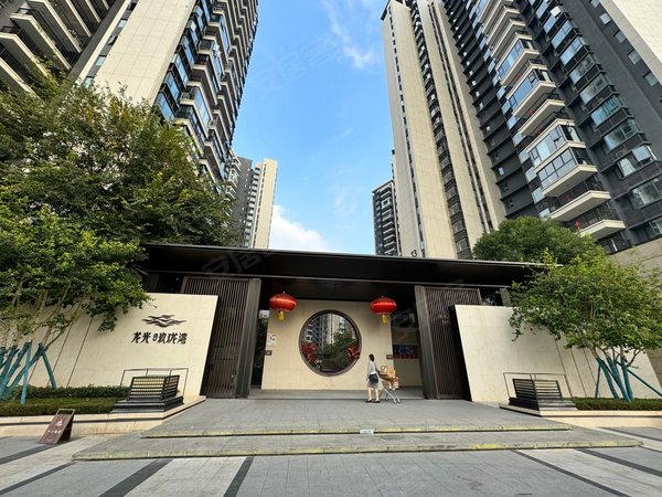 南宁邕宁蒲庙镇龙光玖珑湾万达茂商圈 大四房两卫 双大阳台 南北通透