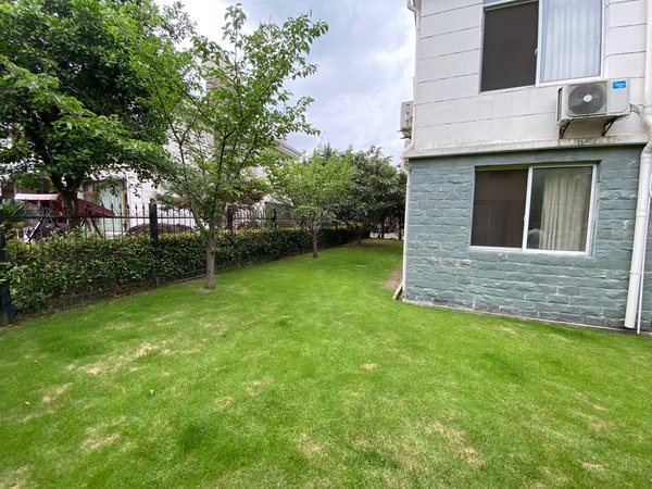 上海松江松江新城檀香花苑(别墅)檀香花苑(别墅) 5室2厅3卫 南北通透