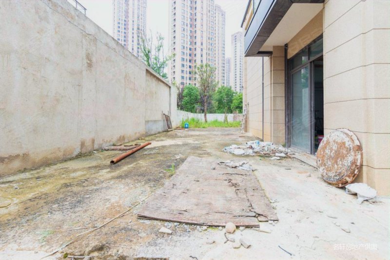 万科翡翠玖玺双拼别墅花园300平露台100平