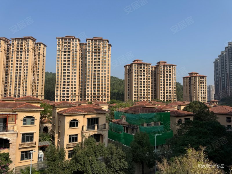 绿茵温莎堡(别墅) 端头位350平方大花园 可以停4部车