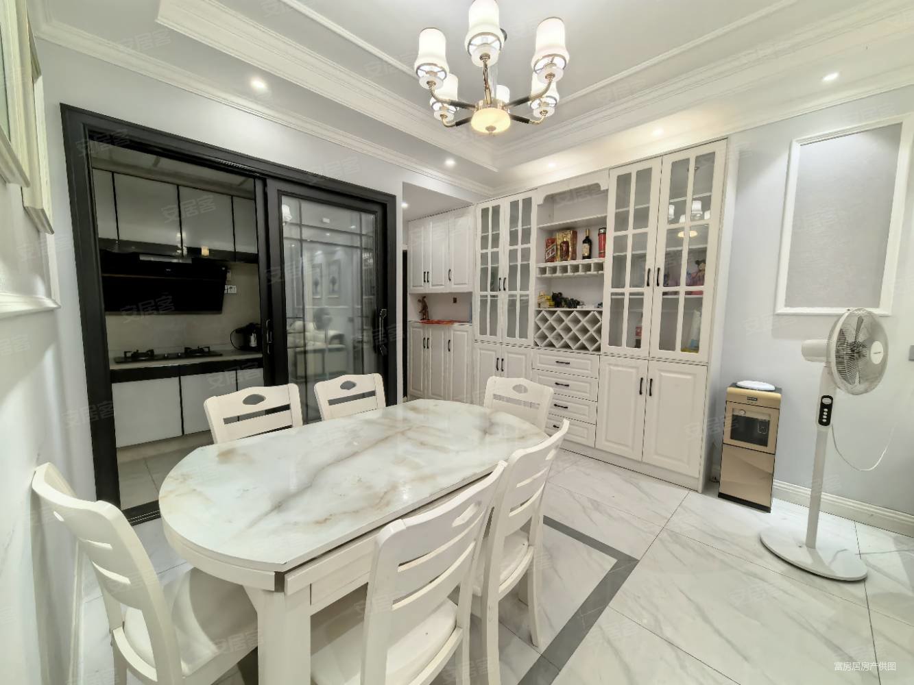 锦利王府3室2厅1卫92㎡北49万