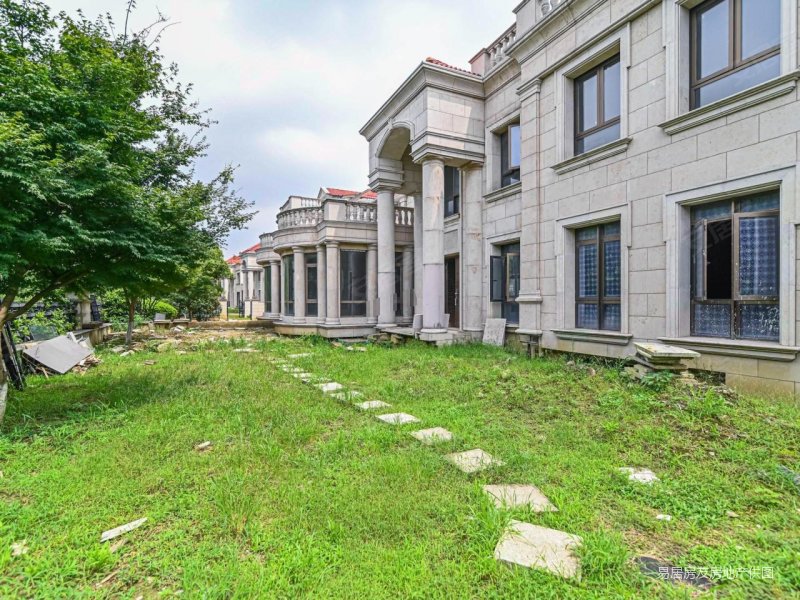 康帝庄园独栋,小区有两套在售装修毛坯各一,好房源多只要您需要