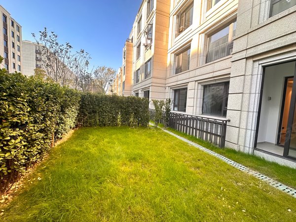 上海青浦徐泾金地虹悦湾金地开发 下叠别墅4房3卫出租 家具电全配随时