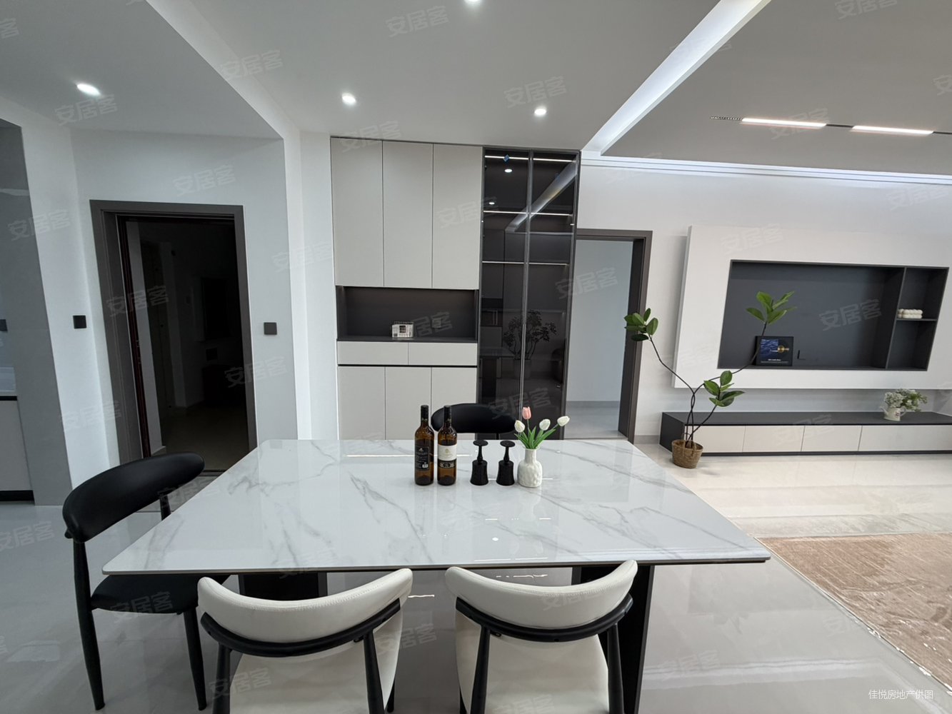 盛景苑4室2厅2卫125.5㎡南北89万