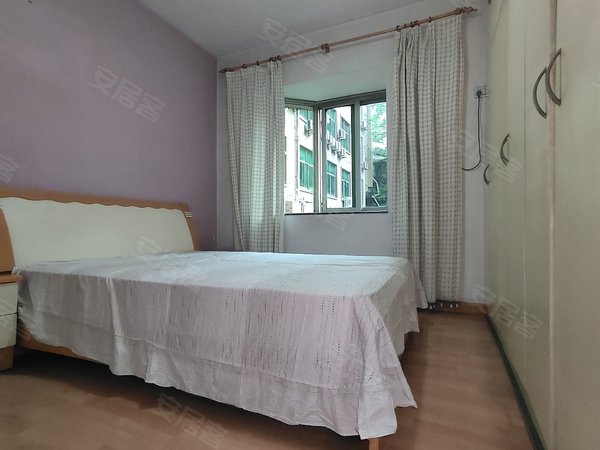 重庆沙坪坝三峡广场华宇龙泉大厦小龙坎广场地铁旁 华宇龙泉大厦 电梯