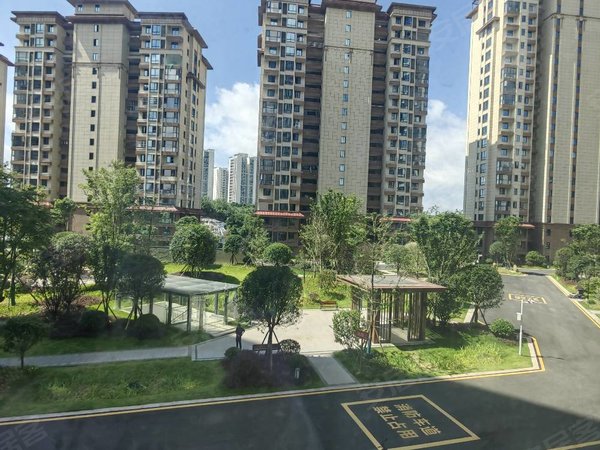 贵阳花溪清溪路保利溪湖a区花溪保利豪华装修3室2厅2卫带暖气带空调