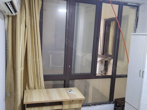 直租房不要中介费,银都水岸一室两户用一个卫生间500元月