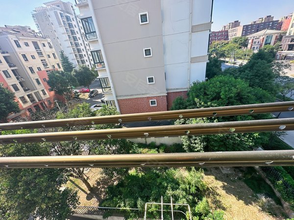 上海松江松江老城华亭新家银杏苑近正泰电子,新理想银杏苑整租一房