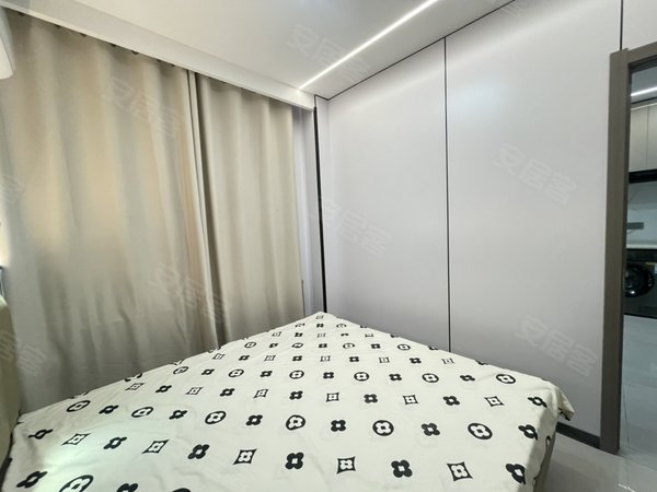 金华东阳东阳江北五星大厦人民路第一百货附近  标准家电齐全 一室一厅 房间空气环境好出租房源真实图片