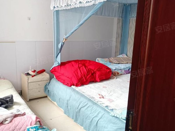 商丘宁陵人民路金地家园西区金地4楼一室一厅一厨一卫南户拎包入住,家具家电齐全,房子干净出租房源真实图片