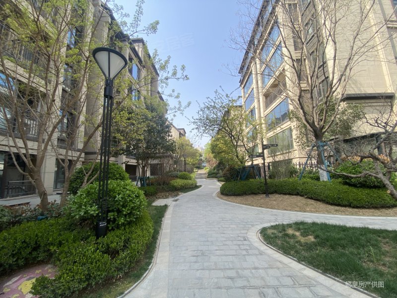 保利林语溪3室2厅2卫127㎡南北123万