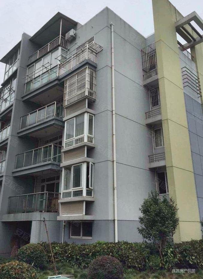 红光花苑2室2厅1卫81.31㎡南北235万