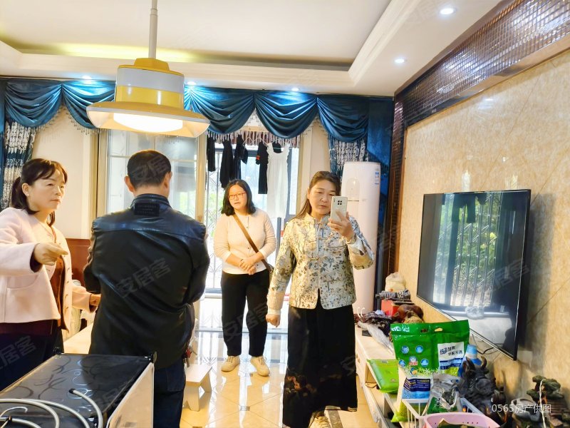 山水华庭一楼带院子100平70万降价房源